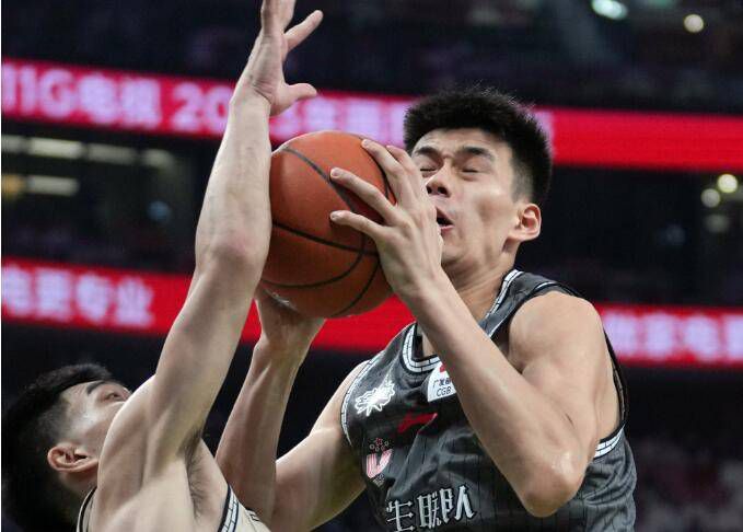 今日NBA重要伤停08:30 湖人 VS 骑士雷迪什、八村垒、文森特、范德比尔特：缺席米切尔、奥科罗、迪恩-韦德、泰-杰罗姆 、卢比奥 ：缺席10:30 鹈鹕 VS 爵士锡安、马特-瑞安、C.J-麦科勒姆、特雷-墨菲三世：缺席马尔卡宁、克拉克森：缺席沃克-凯斯勒：可能出战11:30 独行侠 VS 快船德里克-莱弗利、马克西-克勒贝尔：缺席梅森-普拉姆利、波士顿：缺席专家推荐【徐长胜】足球18中16 带来11月26日晚间19:30意甲 卡利亚里 VS 蒙扎；21:30荷甲 尼美根 VS 前进之鹰【崔杨】足球5连红 带来11月26日晚间22:00英超 热刺 VS 阿斯顿维拉【7皇爷】篮球10连红 带来11月26日早间08:30NBA 湖人 VS 骑士；08:30NBA 鹈鹕 VS 爵士；11:30NBA 独行侠 VS 快船今日热点赛事今日上午08:30，NBA 湖人 VS 骑士；鹈鹕 VS 爵士，7皇爷（10连红），早间11:30NBA 独行侠 VS 快船，足球老炮儿（13中11）等专家将带来精彩解析，敬请关注！